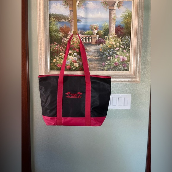 Trader Joe's Black  And Red Reusable Tote Bag Cooler Insulated Black Collapsible - Picture 2 of 10